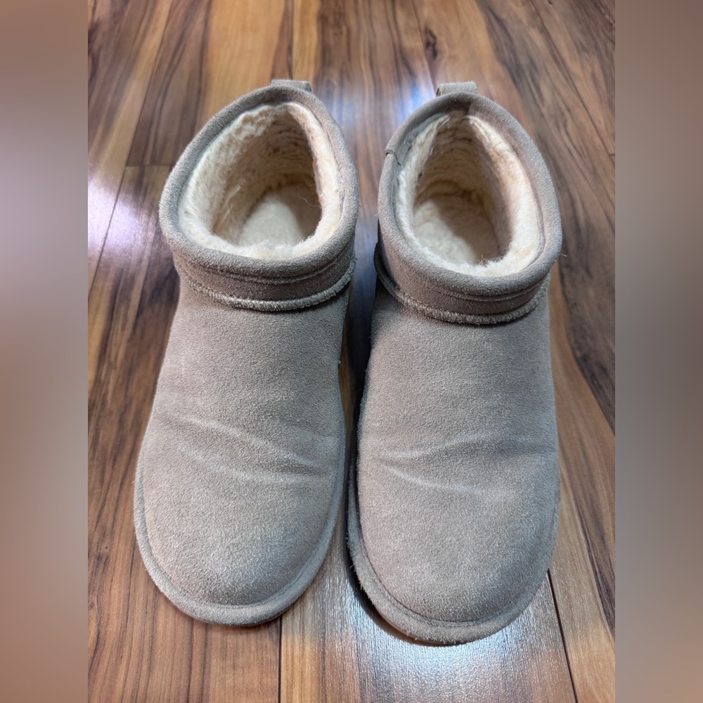 BearPaw Soft Grey Suede Boots with Plush Lining